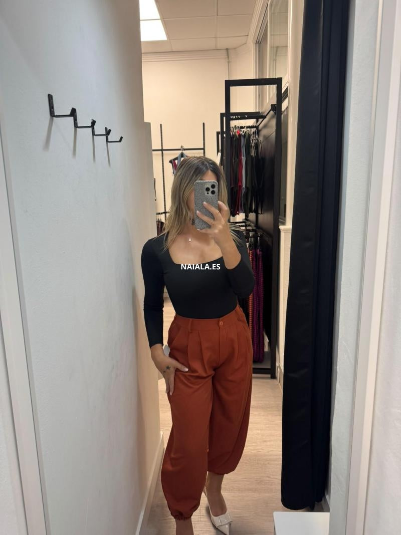 Pantalón botón puño