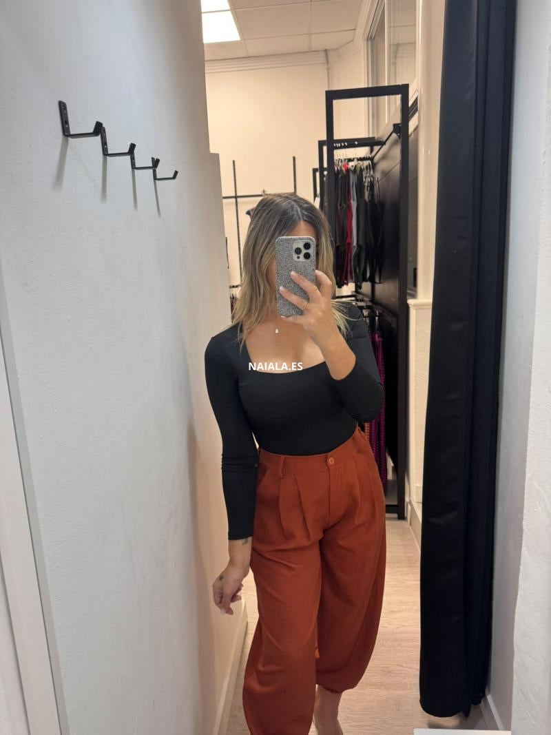 Pantalón botón puño