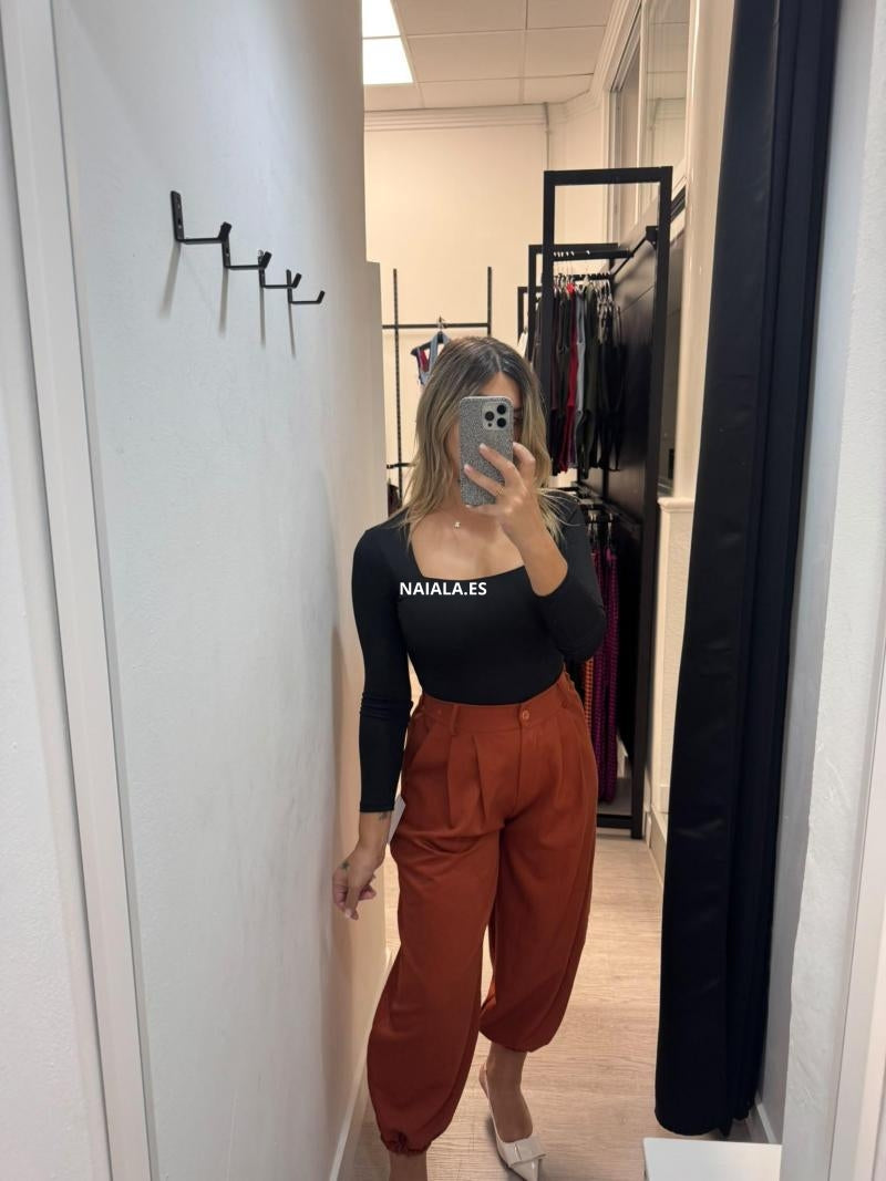 Pantalón botón puño