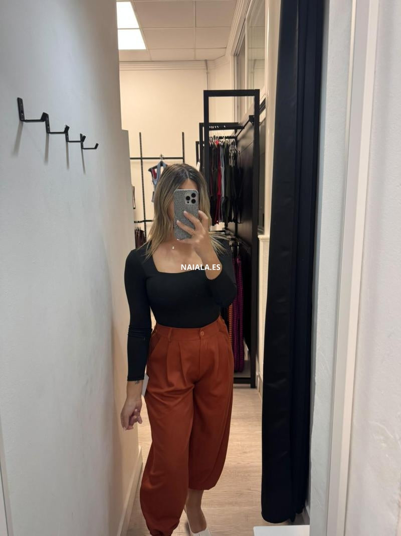Pantalón botón puño